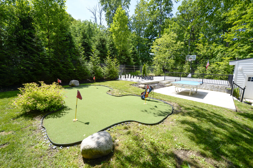 16 Tour Ikon Recovery Center