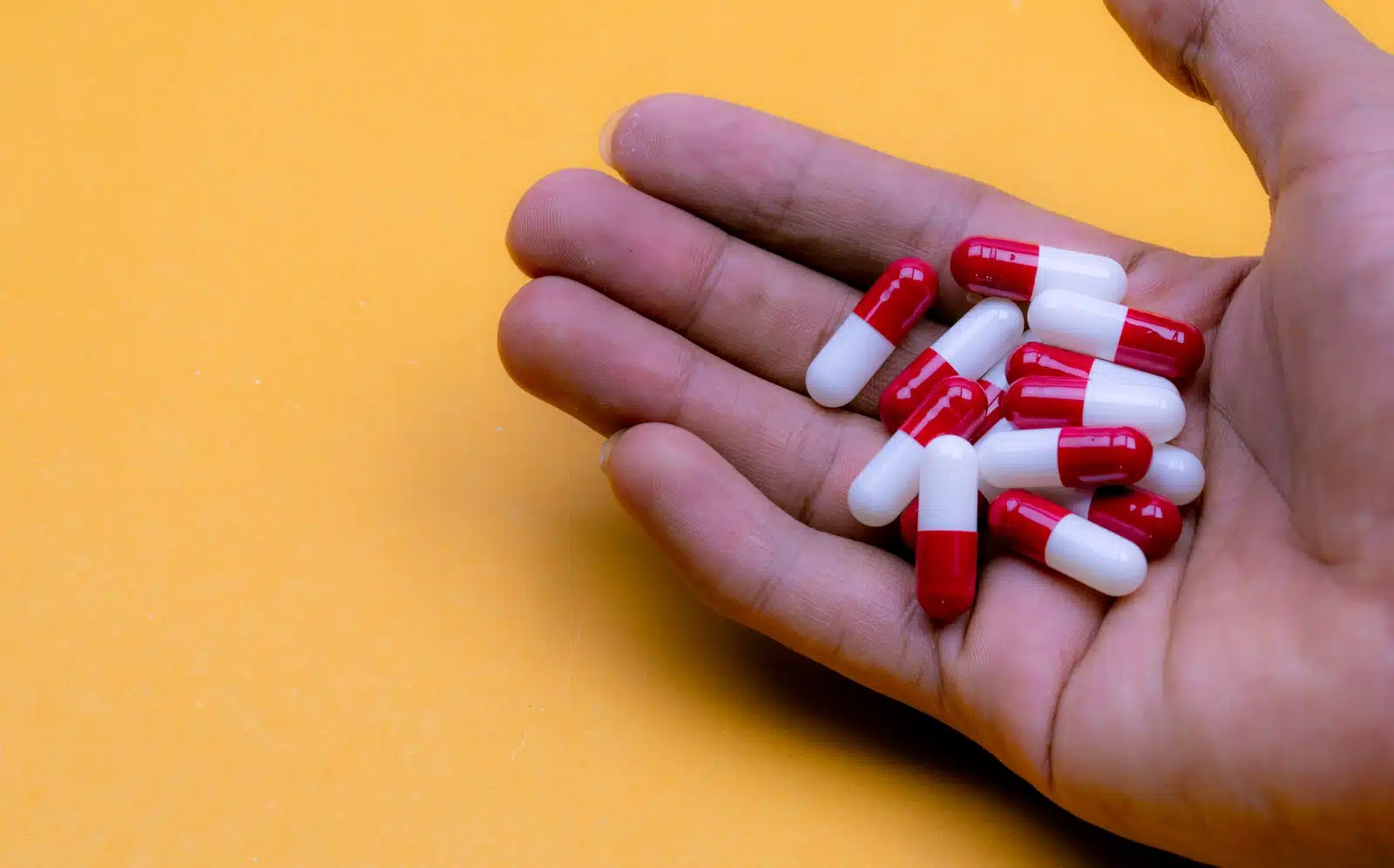 is lyrica a controlled substance
